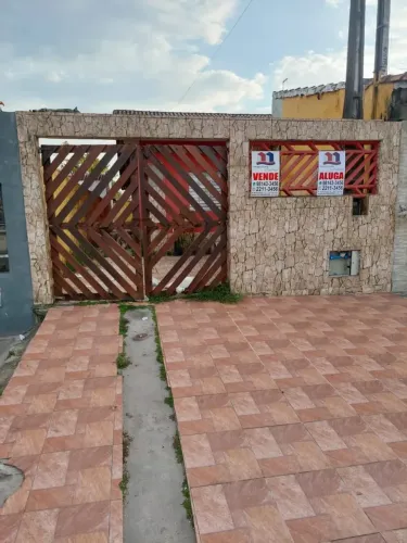 Imóvel para aluguel om 2 quartos em Balneário Triesse - Mongaguá - SP