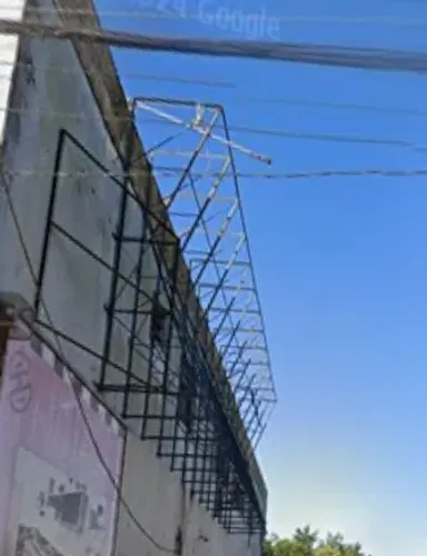 Estrutura metálica para outdoor/fachada