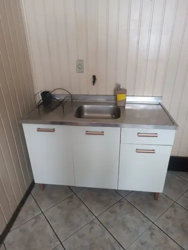 Balcão de pia com tampa de inox