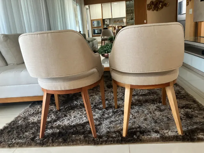 Duas cadeiras para sala  R$ 700 cada
