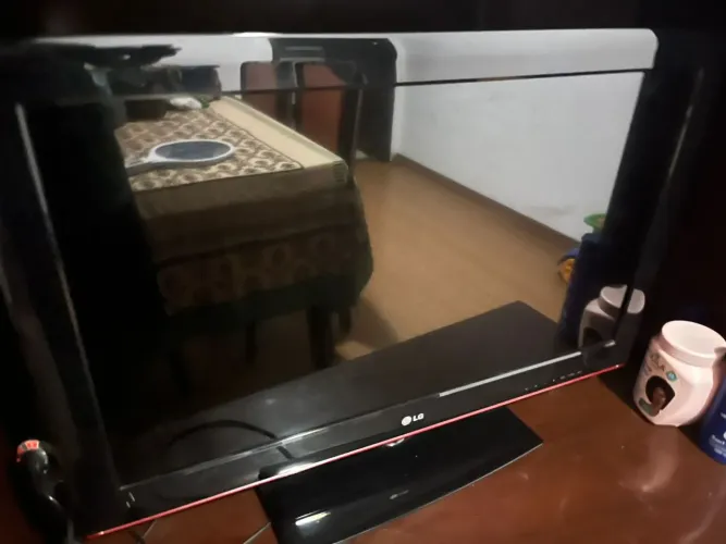 Tv LG 32 polegadas ( sem o controle)  +  antena aquário