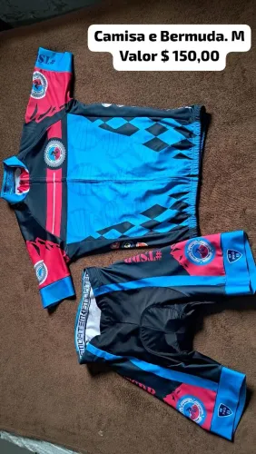 Vendo camisa e Bermuda semi novo e usando. Valor esta nas fotos