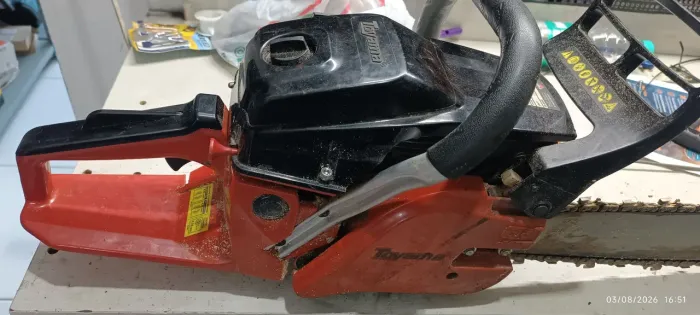 Motoserra Toyama semi novo