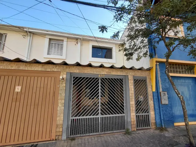 Sobrado 100 mts com 2 quartos armarios, Churrasqueira e Garagem 1 auto - Santana