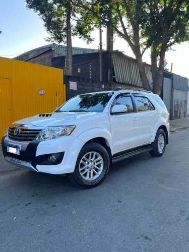 Toyota Hilux SW4 SRV D4-d 4X4 3.0 TDI Dies. AUT 2014