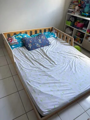 Vende-se cama montessoriana em pinus