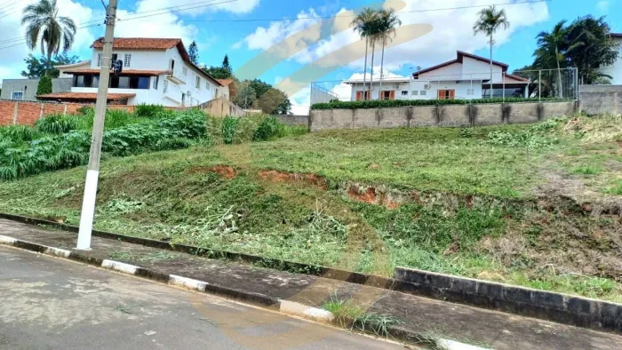 Terreno à venda em Jardim Nova Guaxupé, constua seu sonho em um ótimo bairro !