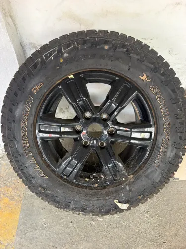 Pneu Scorpion 265/65 roda Ranger original