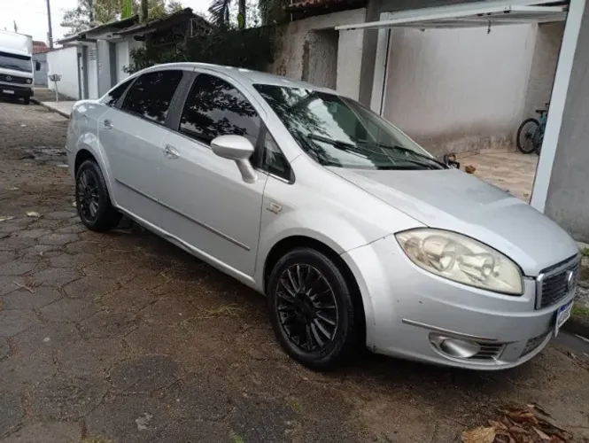 Fiat Linea Absolute 1.9/1.8 Flex Dualogic 4P 2010