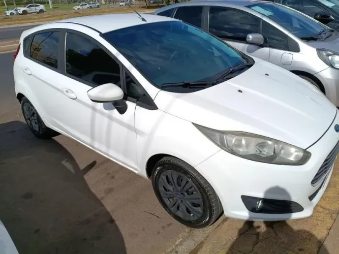 Ford Fiesta 1.5 16V Flex Mec. 5P 2015