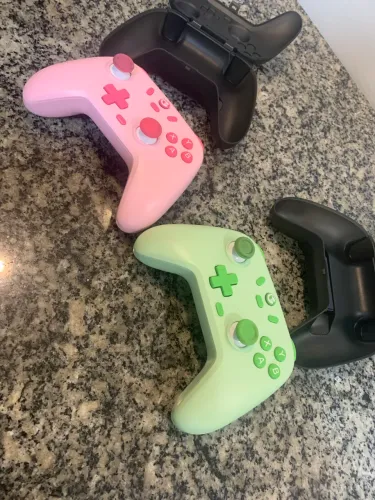 VENDO 2 CONTROLES GAMESIR LITE POR 1