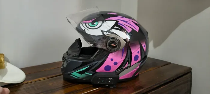 Vendo LS2 praticamente zero tamanho 58 do jeito que está na foto 