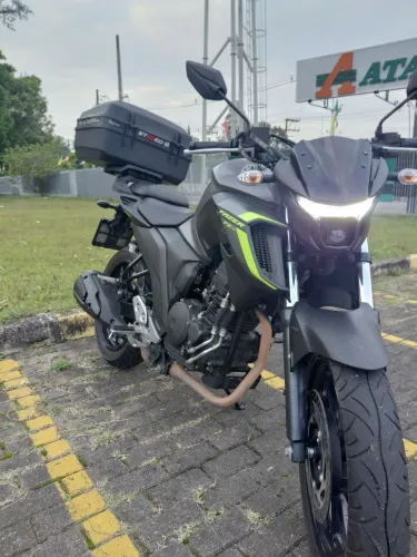 Fz25 Baixa km e c/ garantia de fábrica