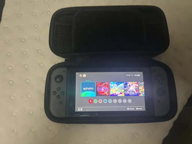 Nintendo Switch V1 128Gb Desbloqueado (Com caixa e todos os acessórios)
