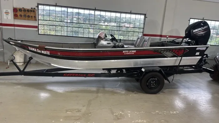 Lancha Fluvimar LX 5000