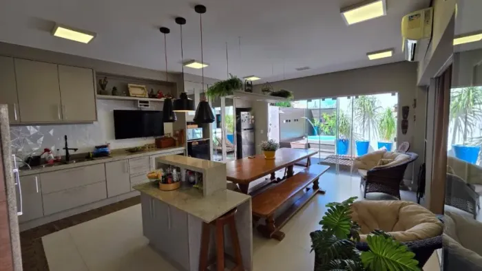 Casa à venda no Condomínio Vistas - 190 m², 3 suítes, energia solar, mobiliada