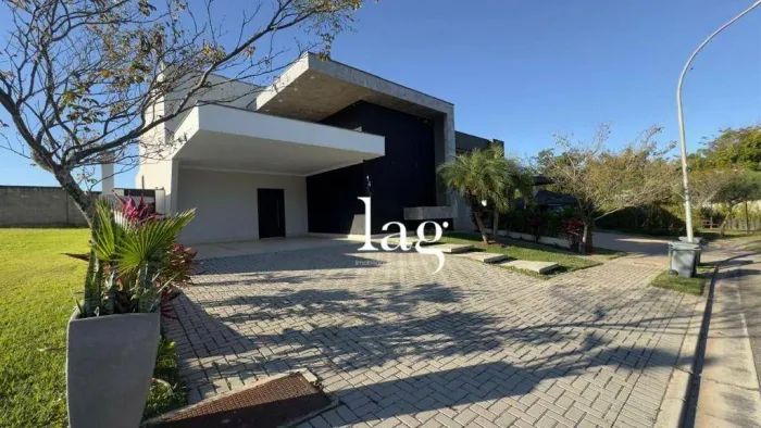 Casa com 3 quartos à venda, 213 m² por R$ 2.200.000 - Vossoroca - Votorantim/SP