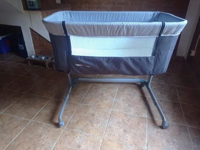 Vendo berço cosco pluggy acoplado 400 reais