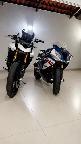 TIGER 900 RALLY.  BMW S1000RR