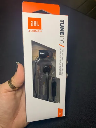 Fone JBL Tune 110 com fio - Preto