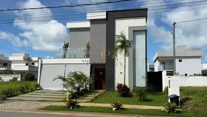 ALUGA-SE CASA DE ALTO PADRÃO EM CONDOMÍNIO FECHADO