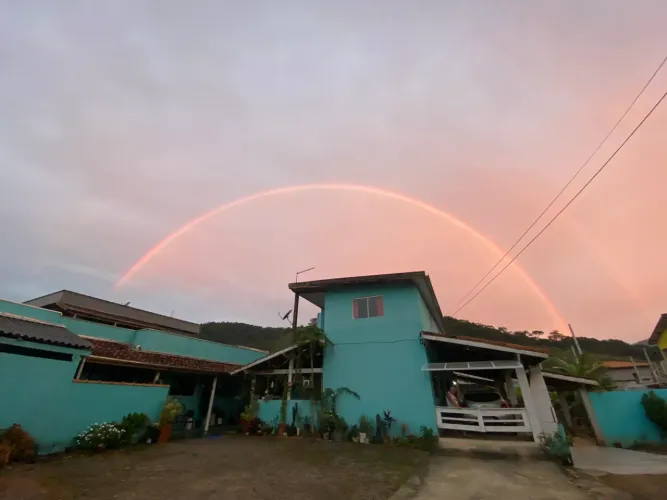 Chalé para Temporada em Ubatuba | Até 12 Pessoas | Maranduba com Churrasqueira e Wi-Fi
