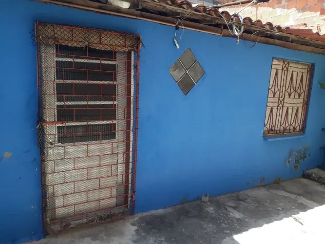 Casa simples nos fundo 
