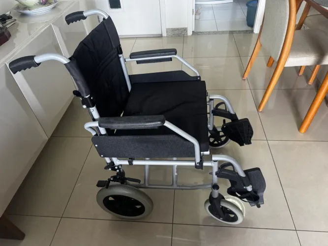 Cadeira de Rodas de alumínio