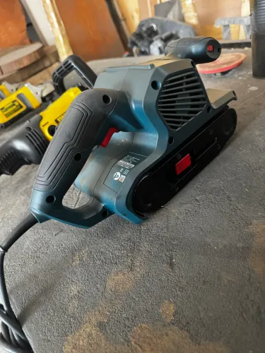 Lixadeira de cinta bosh 850w estado de nova