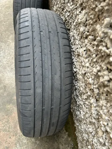 02 pneus Pirelli Scorpion usados 225/60 R18