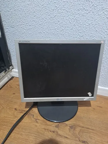 Monitor PC 16 Polegadas