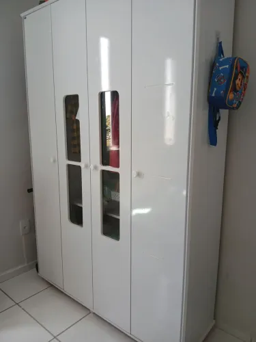 Guarda roupas infantil 