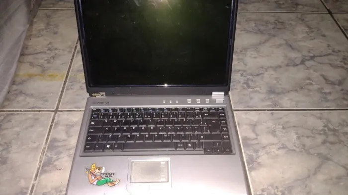 Notebook positivo V42 SE