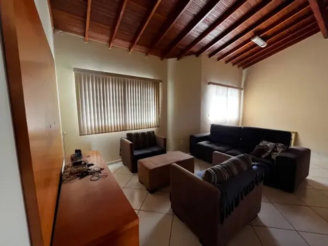 Casa à Venda ou Aluguel em Itu | 3 Dormitórios | 194 m² | Jardim Estância Bom Viver