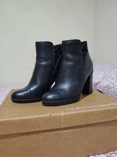Vendo bota da marca cravo e canela número 34 