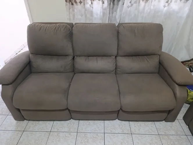Conjunto de Sofás Retrátil e Reclinável - R$ 2.000