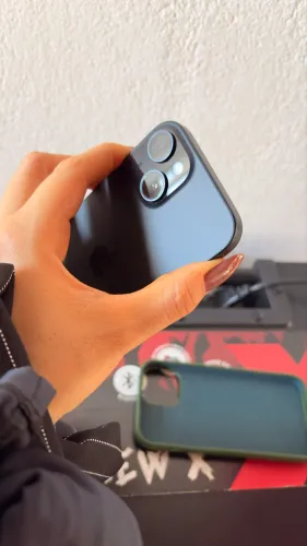 iPhone 15 preto 128 na caixa com 1 ano de garantia Apple 
