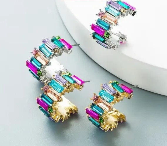 BRINCO COM STRASS INCRUSTADO 