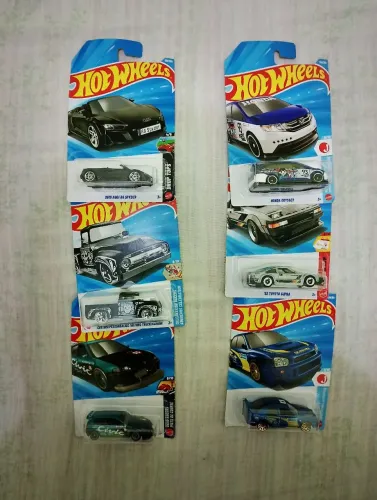 Carrinhos Hotwheels novos no blister!