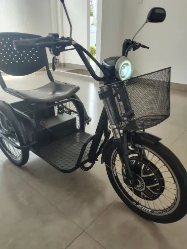 Triciclo elétrico Duos - bateria nova