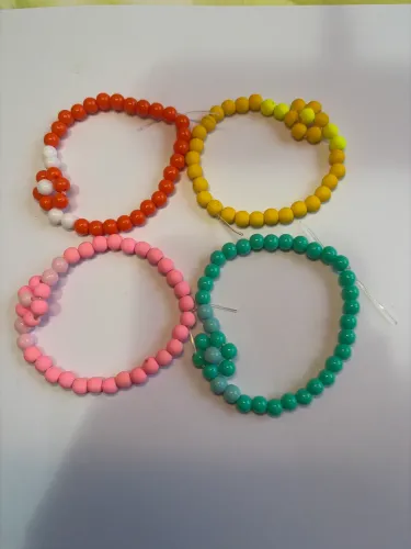 Kit de pulseiras de florzinha