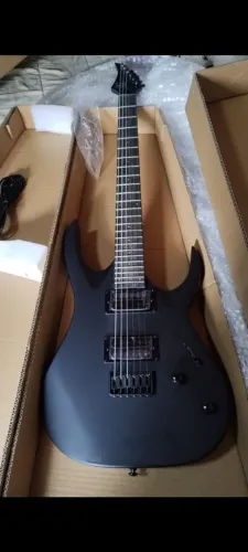 Guitarra S by solar
