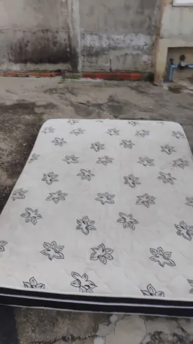 Vende se uma cama de casal 100.reais