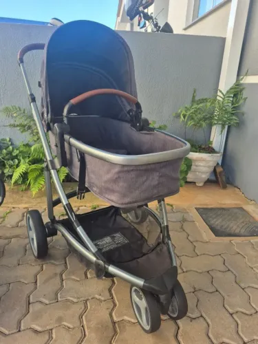 Carrinho de bebê + Moisés + bebê conforto + suporte do carro