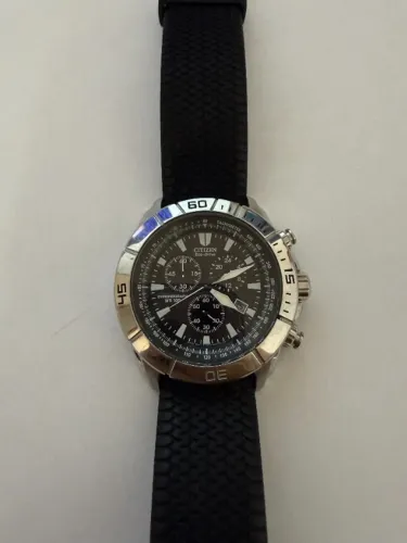 Citizen Eco-Drive Chronograph (Resistência à Água WR 100)