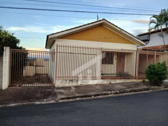 Casa com 3 dormitórios à venda, 113 m² por R$ 270.000,00 - Jardim Jurumirim - Piraju/SP