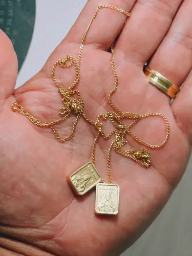 Vendo corrente ( Escapulário ) em ouro 18,