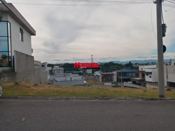 Terreno Condomínio em Caçapava
