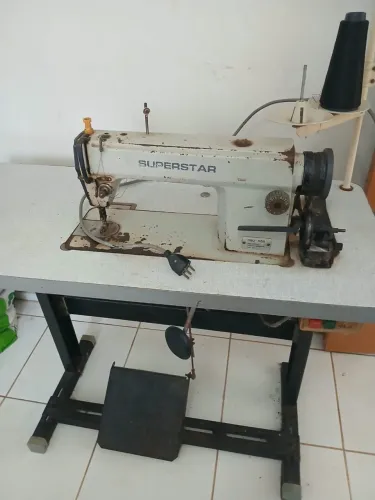 Máquina de costura industrial