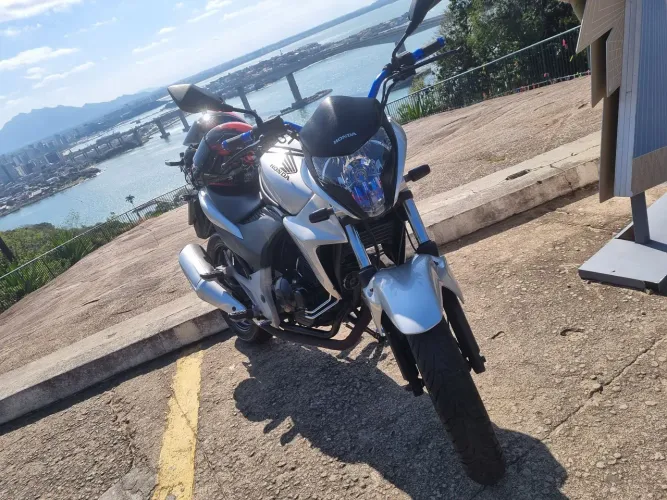 Cb 300r modelo 2012